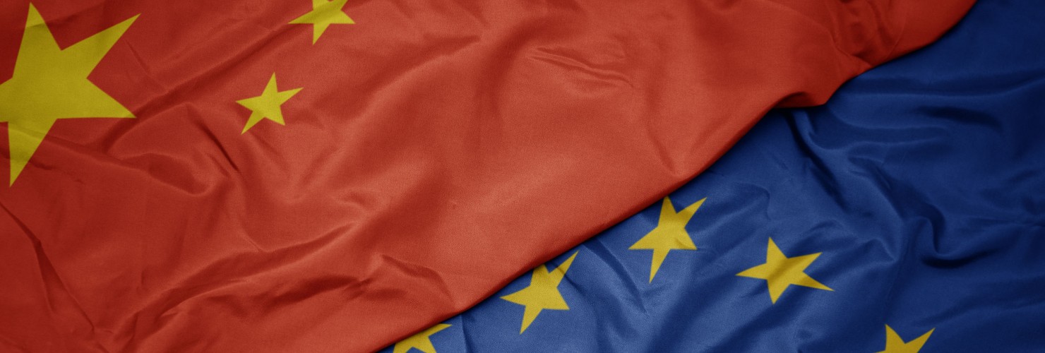 Flagen China und EU