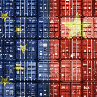 Containers with EU and Chinese flags